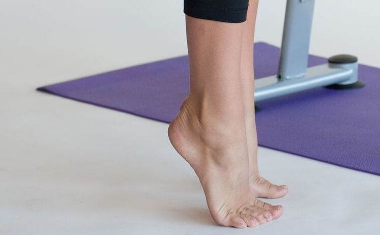 Exercise on the toes to prevent varicose veins